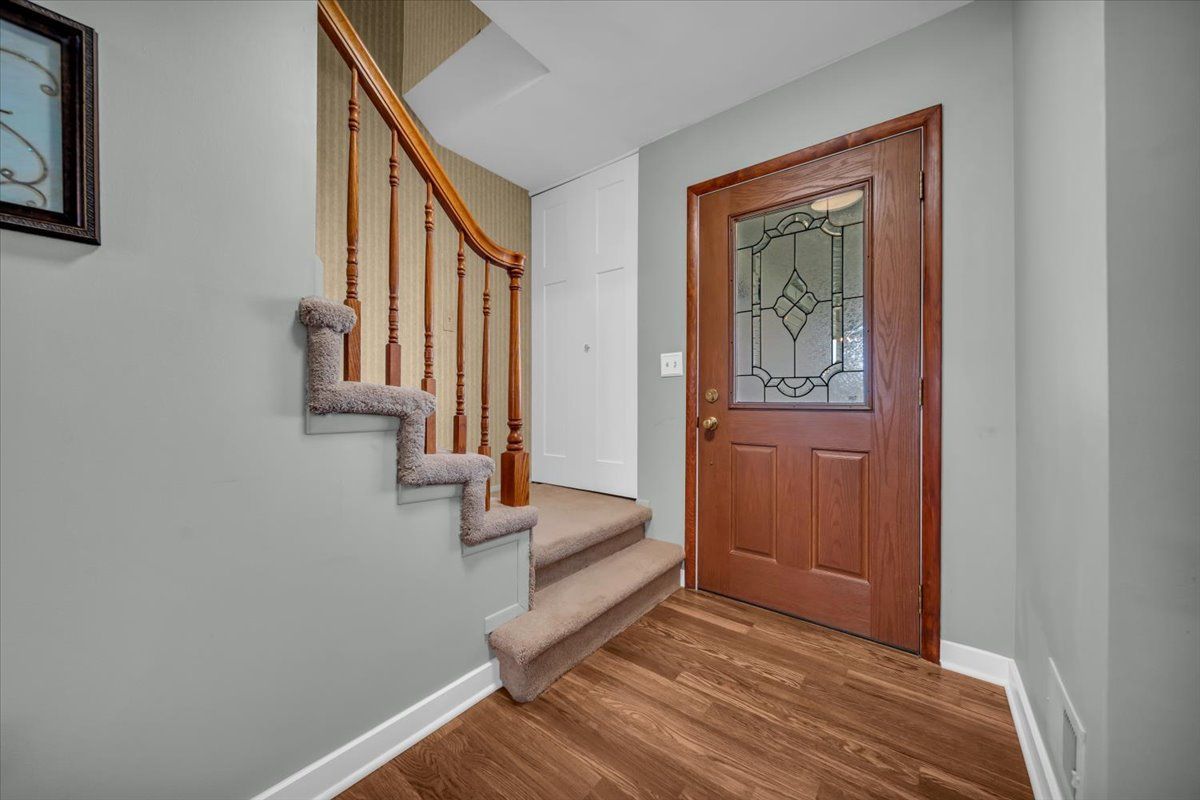 3553 BARBERRY Circle