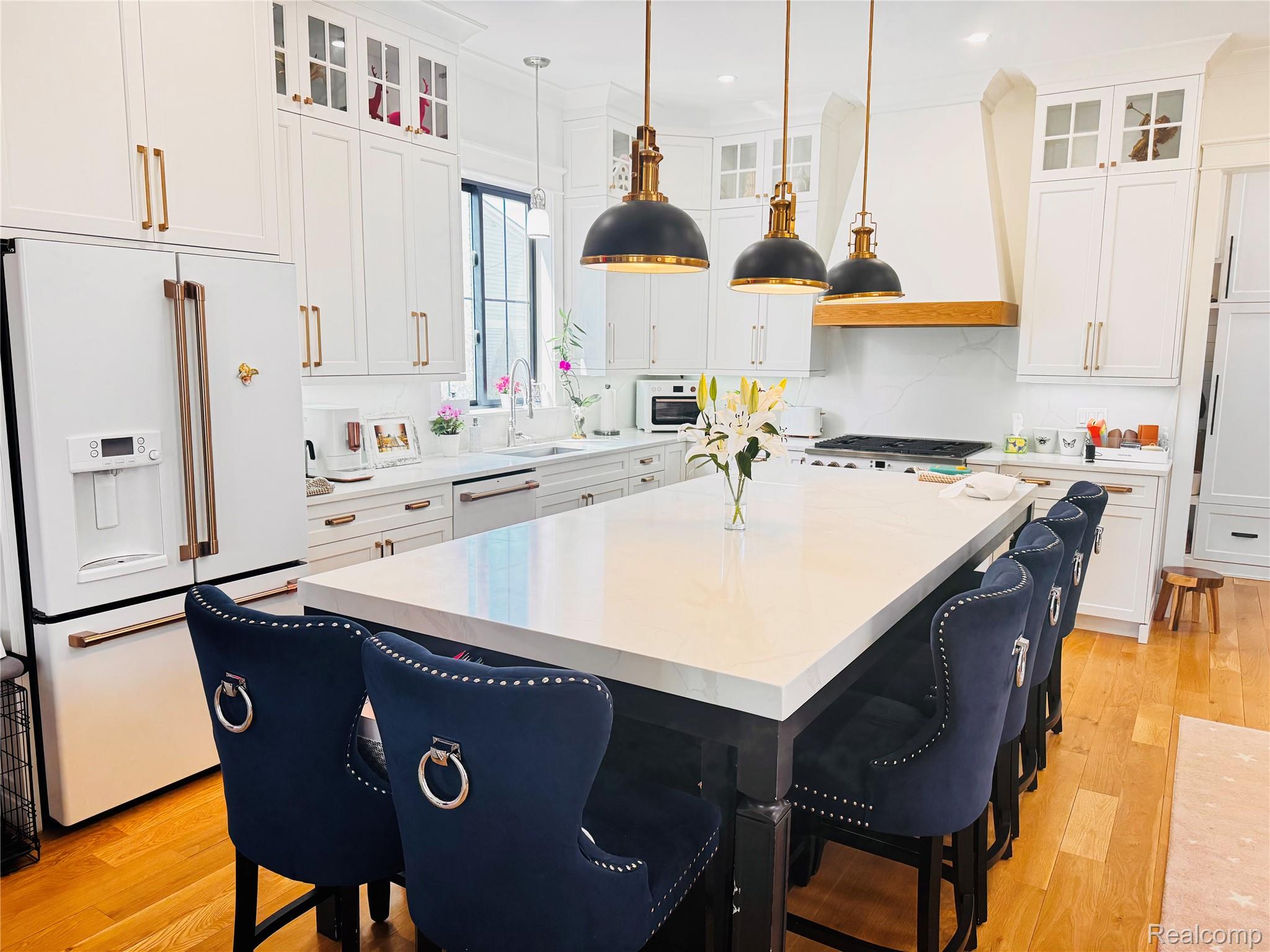 1211 E Lincoln Street