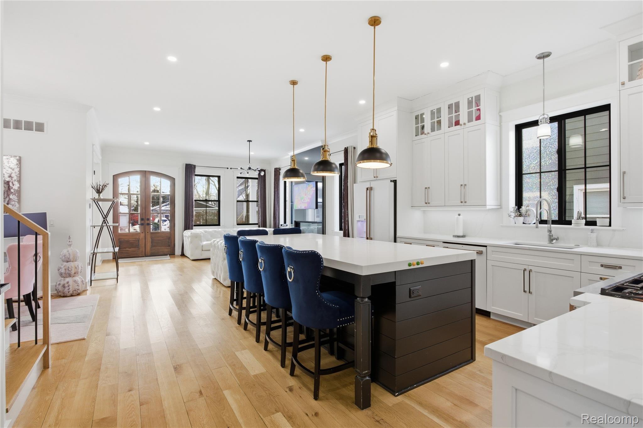 1211 E Lincoln Street