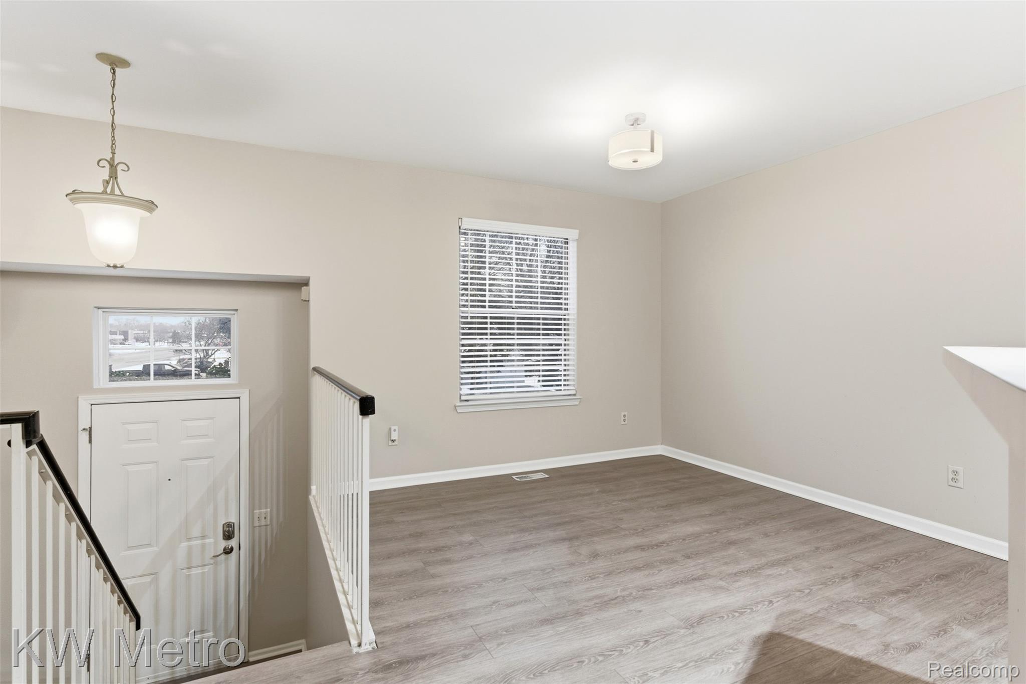 1563 N Bywood Avenue