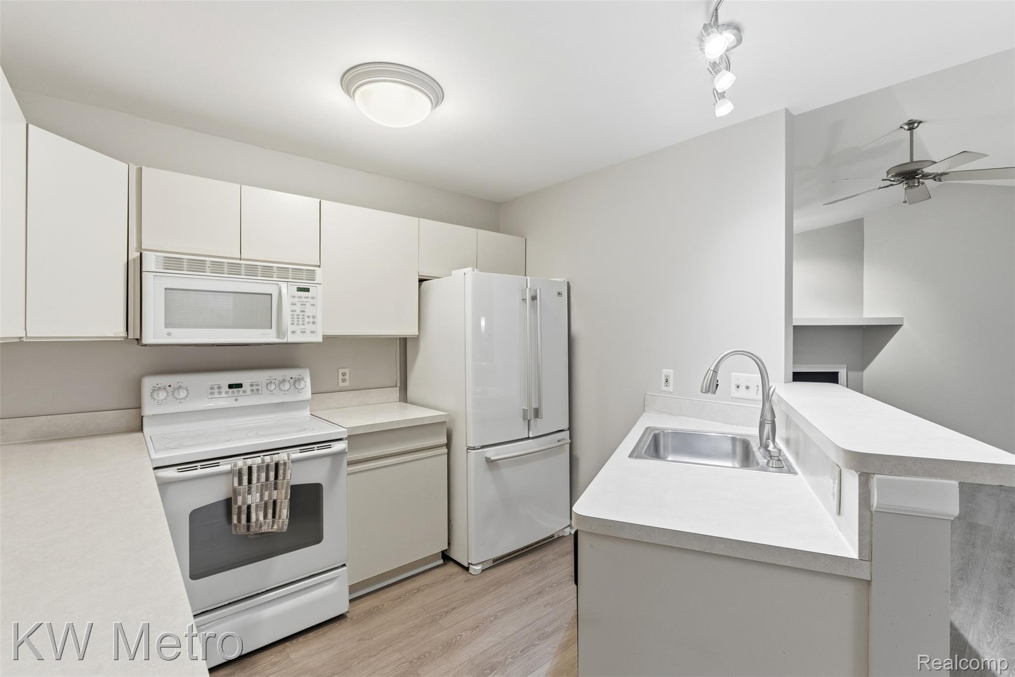 1563 N Bywood Avenue