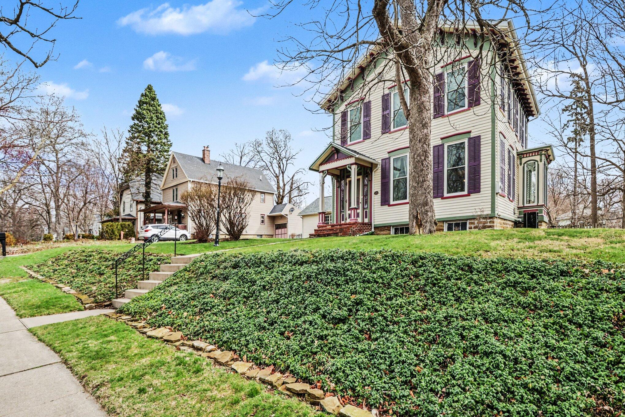 320 N Division Street