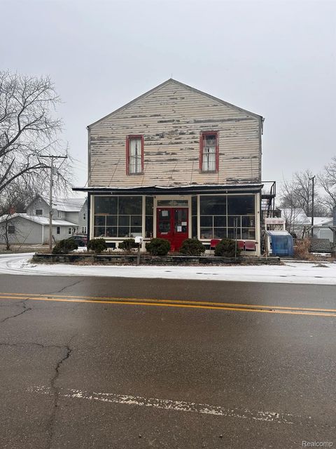 10596 HAMBURG Road Hamburg Township MI 48189