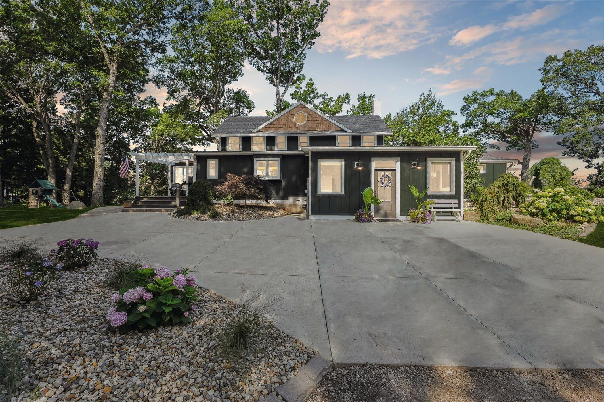 240 Aquamarine Drive