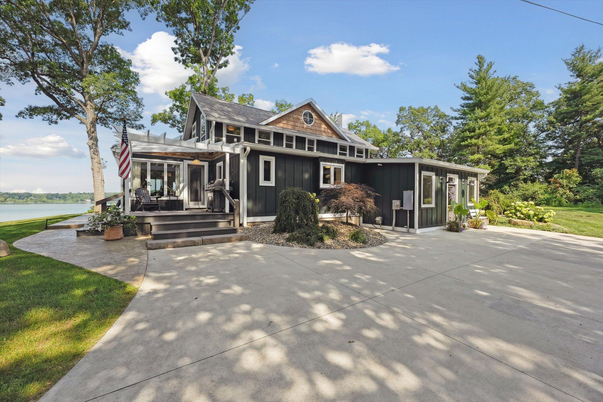 240 Aquamarine Drive