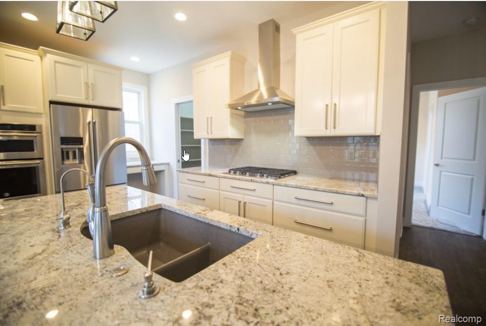 TBB A 00 Six Mile Road