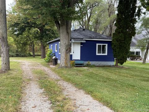 1220 S Belsay Road Burton City MI 48509