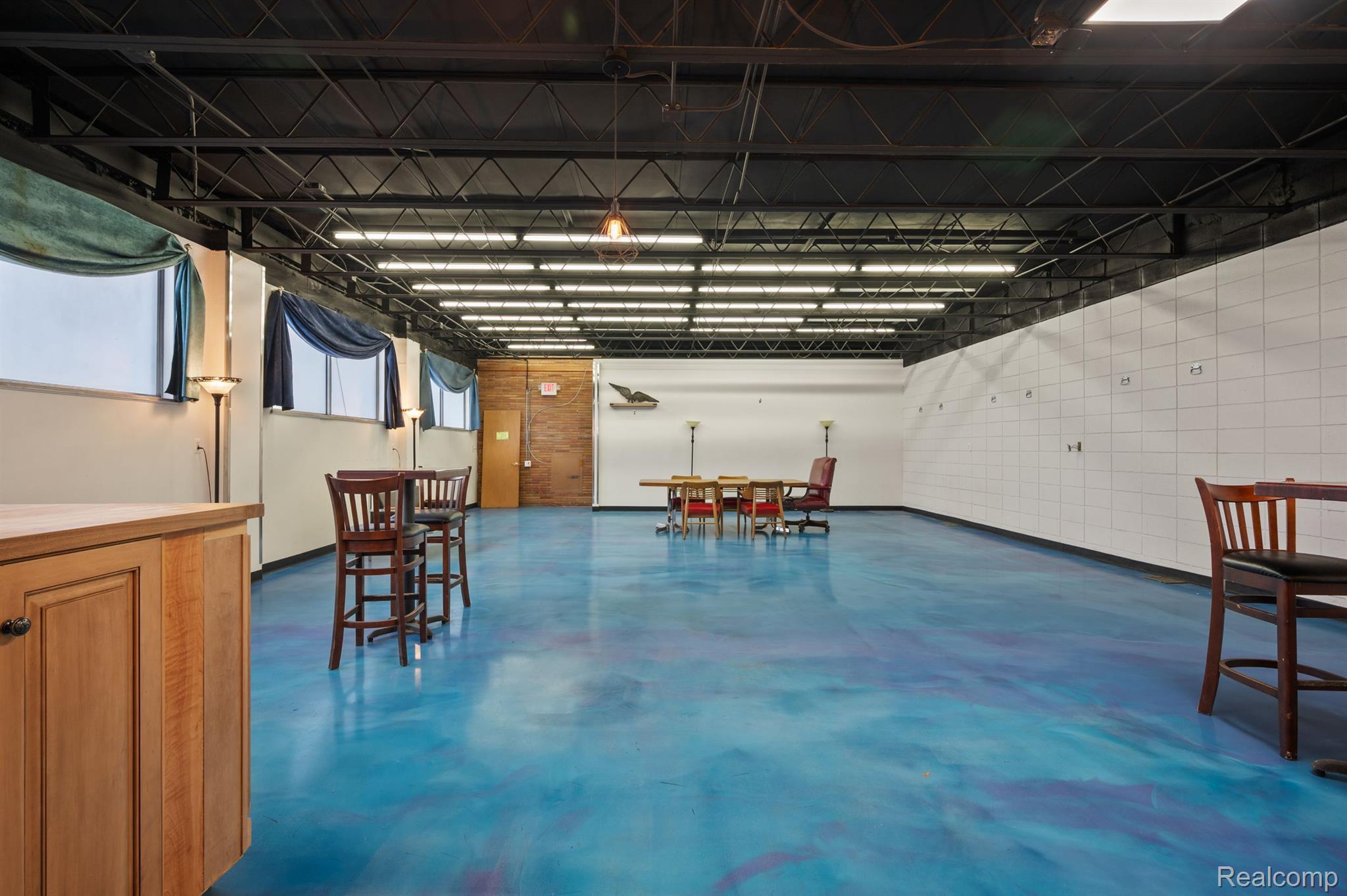 1050 W HURON Street
