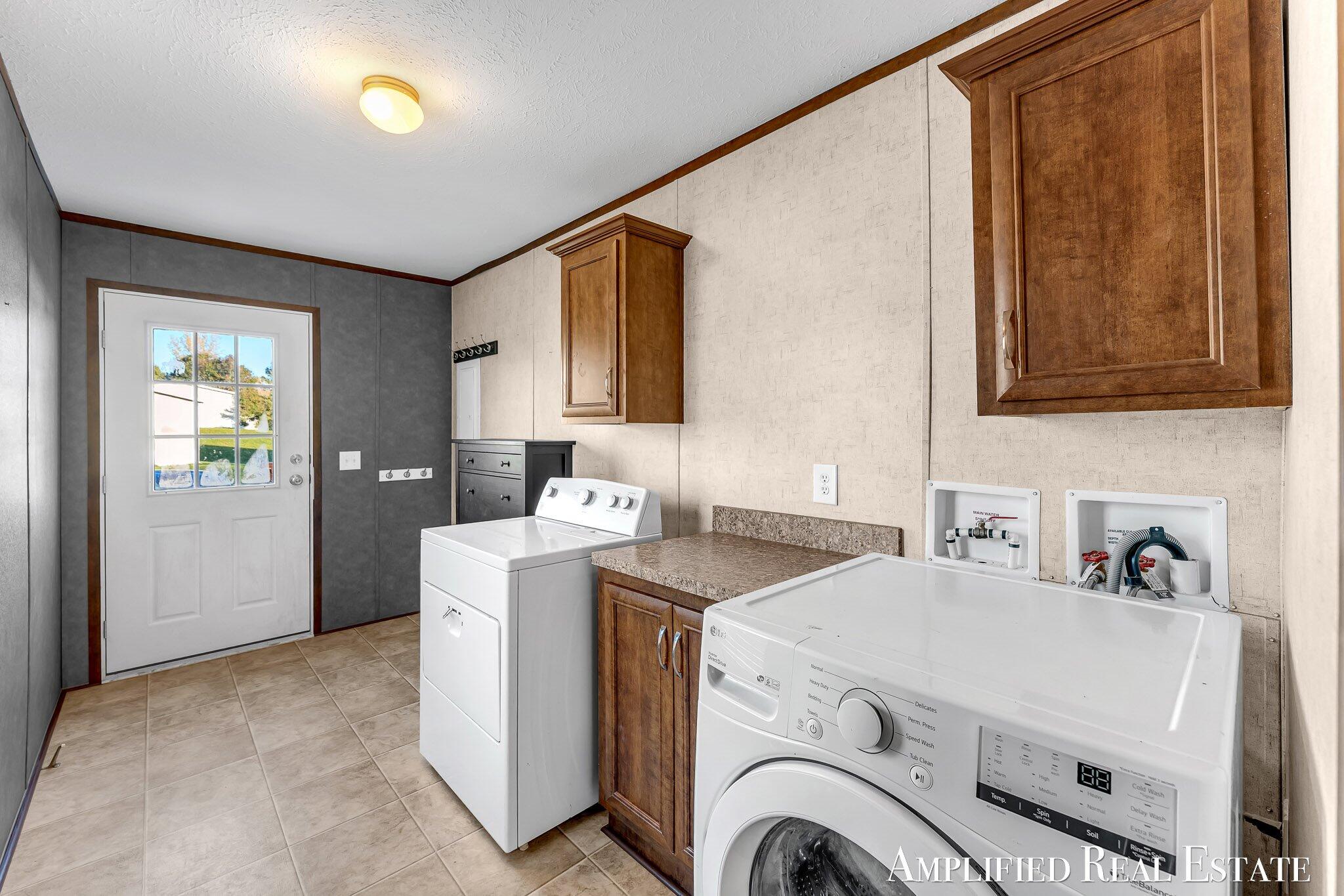 1412 Red Oak Drive NE