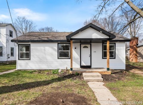 Photo of 175 E Commerce Street, Grant City, MI 49327 (MLS # 71026015410)