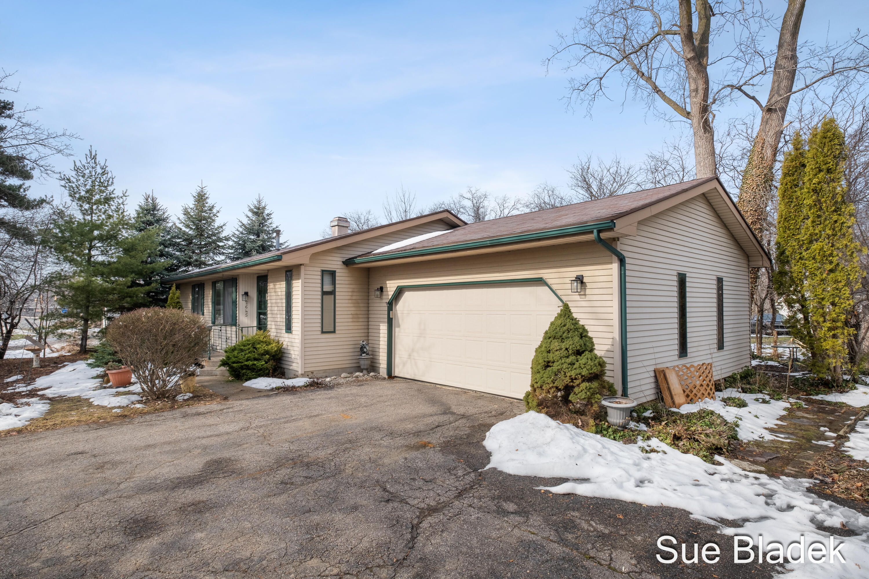 2645 Cascade Road SE