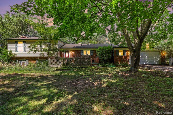 6323 HOUGH RD, ALMONT, MI 48003 - Image e06952322e93e32be6fccee6807993df/4129436740