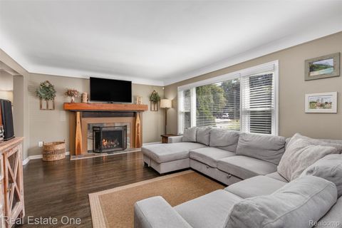 1630 W 12 Mile Road Royal Oak City MI 48073