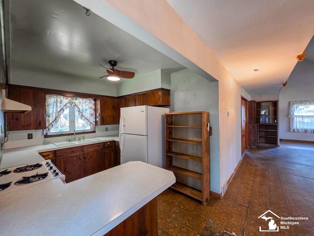 1592 Stewart Road