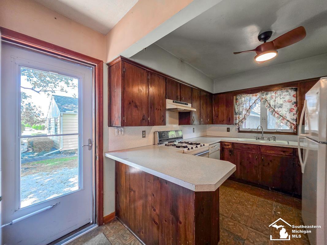 1592 Stewart Road