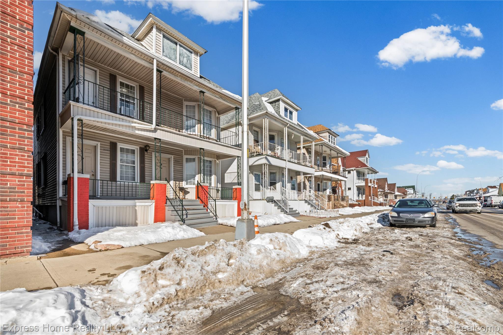 3321 Holbrook Street