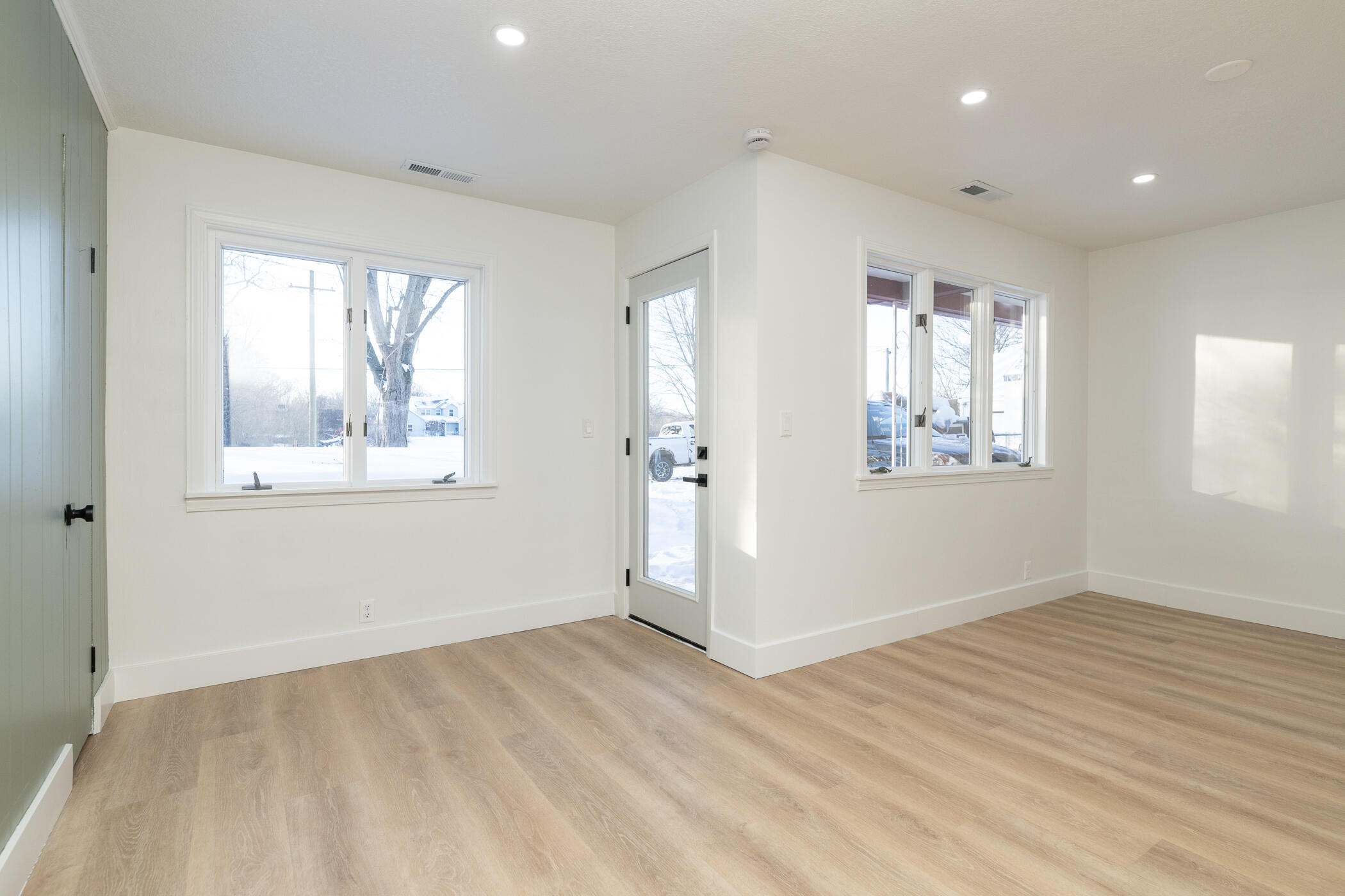 7600 N Riverview Drive