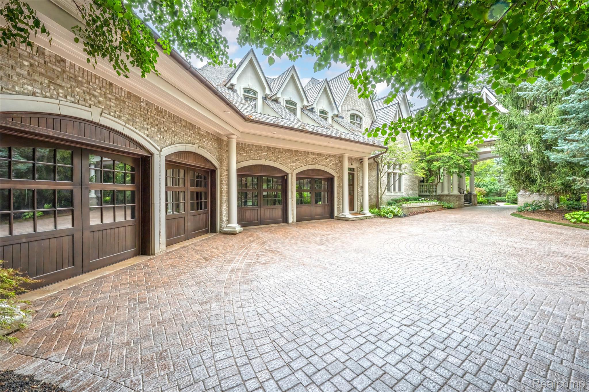 5621 Arbor Bay Court