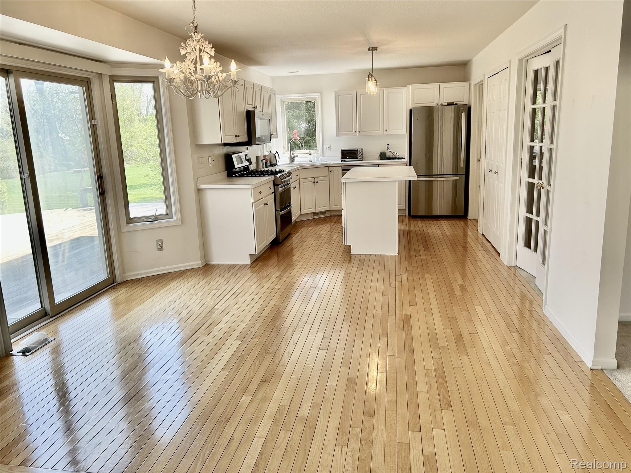 4197 Lake Forest Drive E