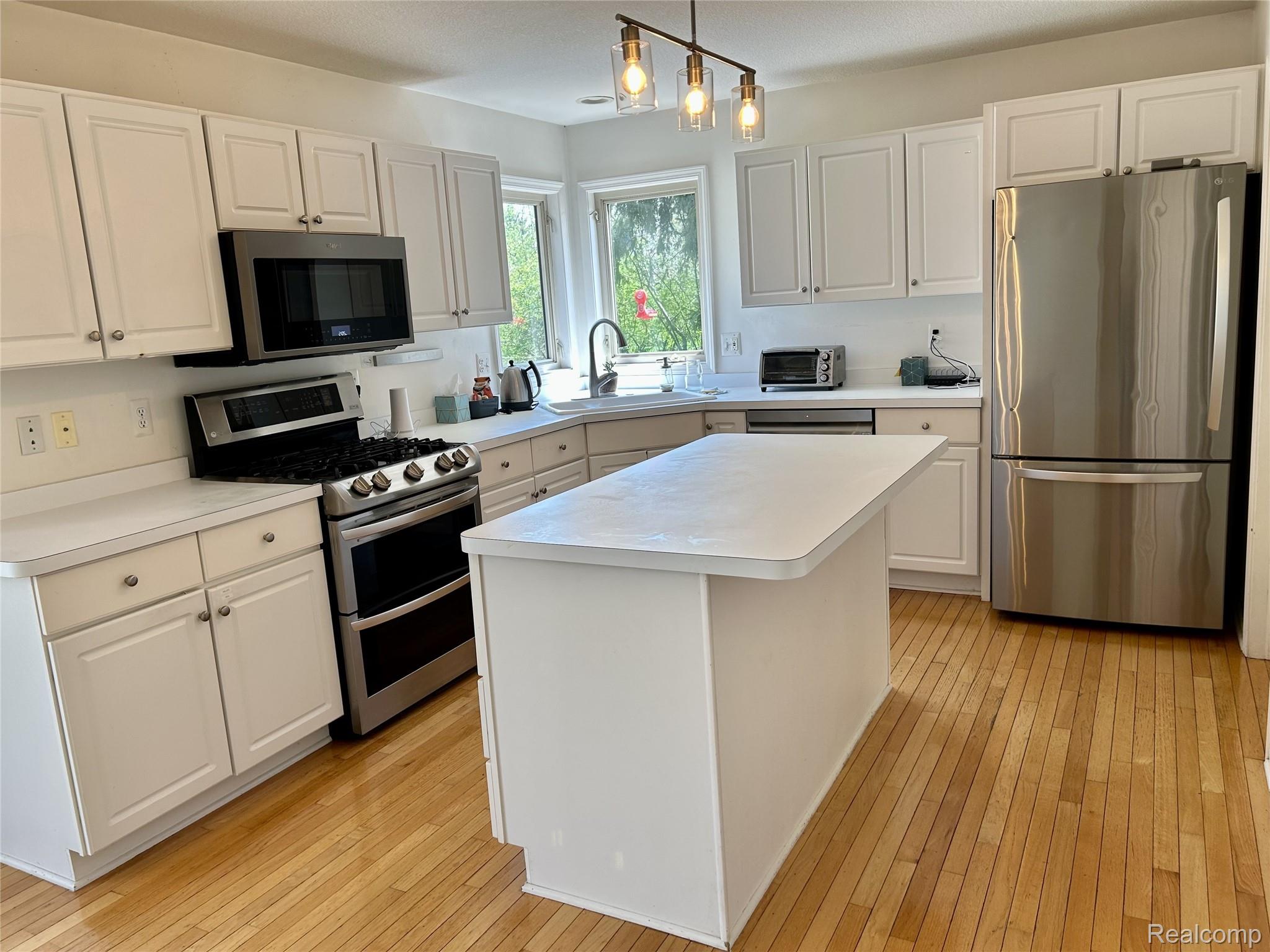 4197 Lake Forest Drive E