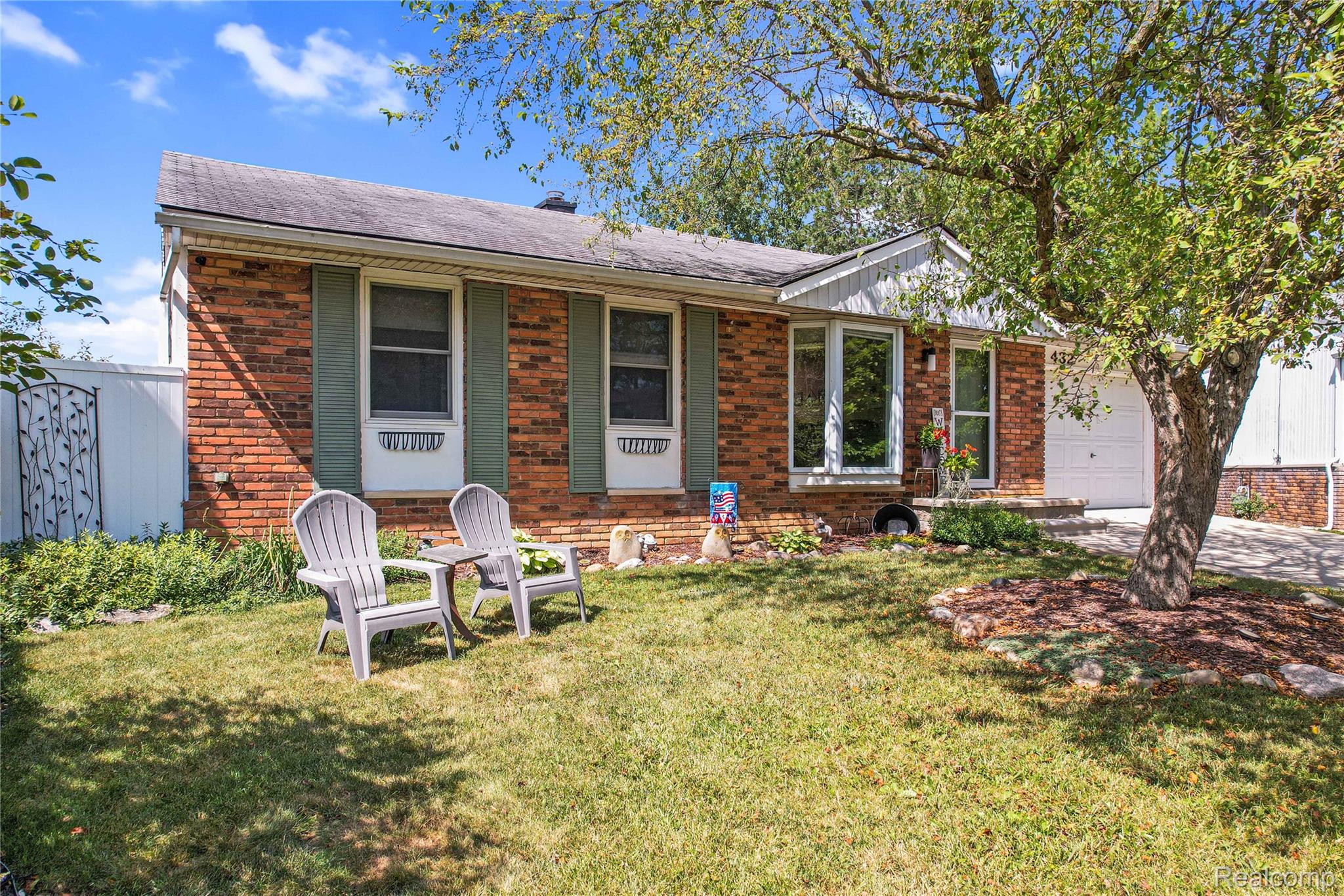 432 Lyon Court