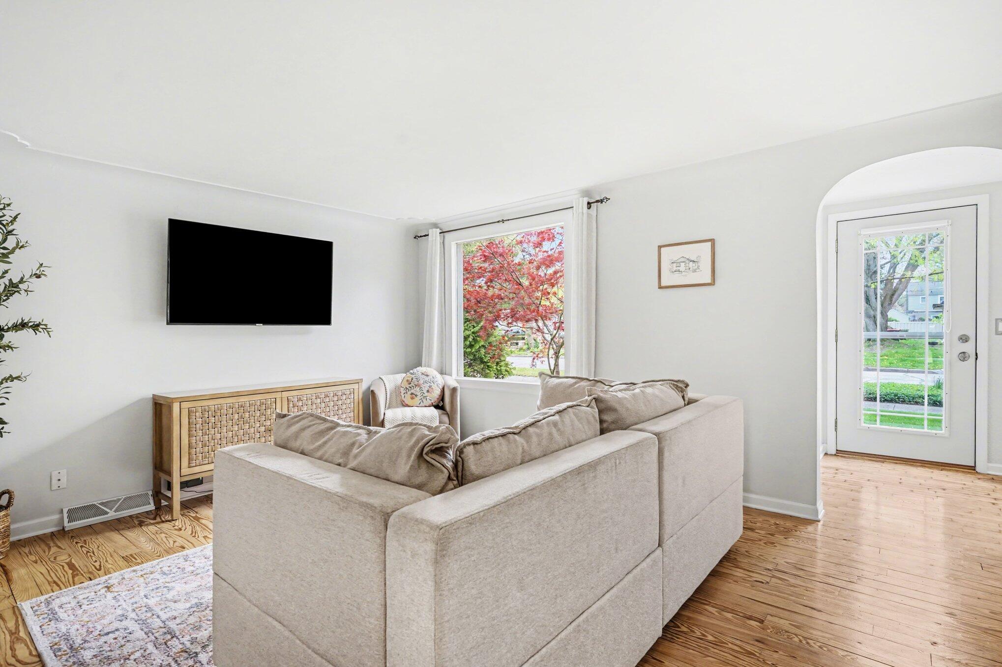 175 E 25th Street