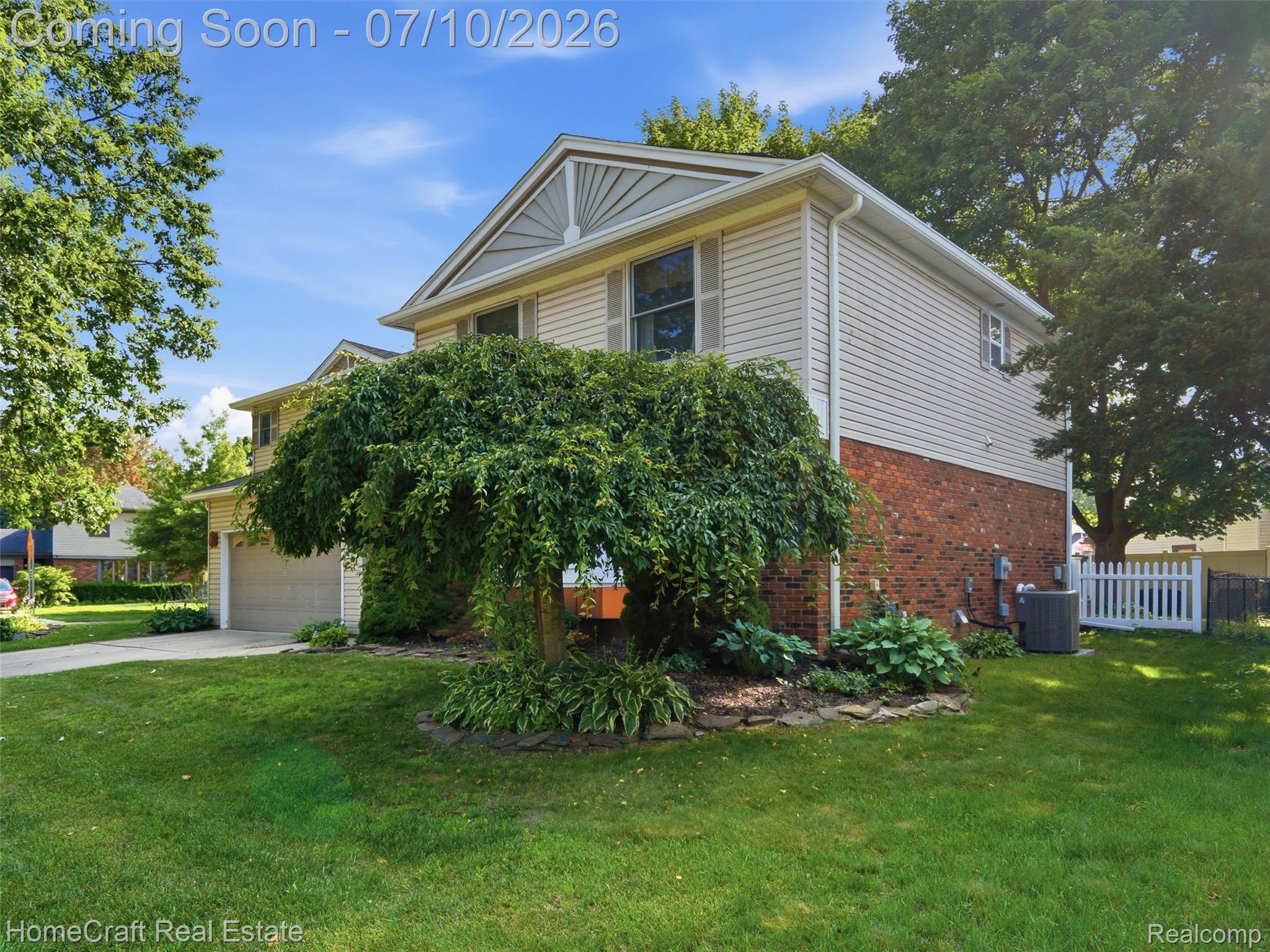 1744 WALNUT RIDGE Circle