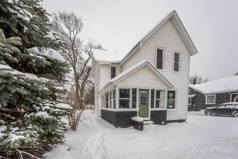 32 W Main Avenue Zeeland City MI 49464