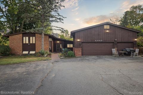 4665 W Maple Road Bloomfield Hills City MI 48301