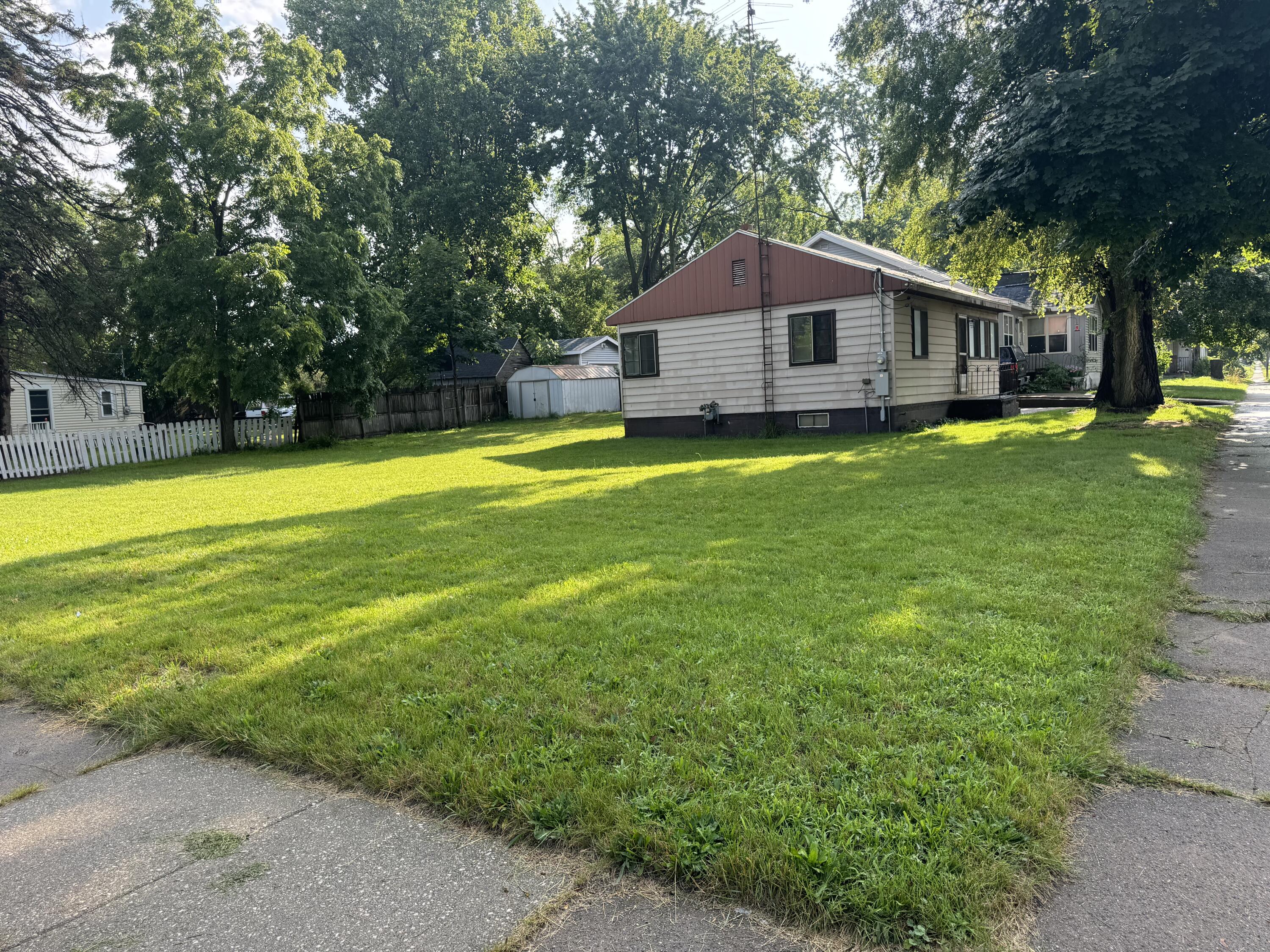 938 W Southern Avenue