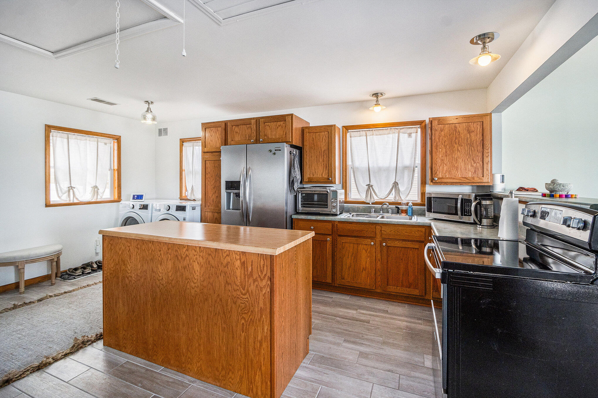 ColonTownship_StJoseph, Michigan 49040, United States, 2 Bedrooms Bedrooms, ,1 BathroomBathrooms,Residential,Active,94611