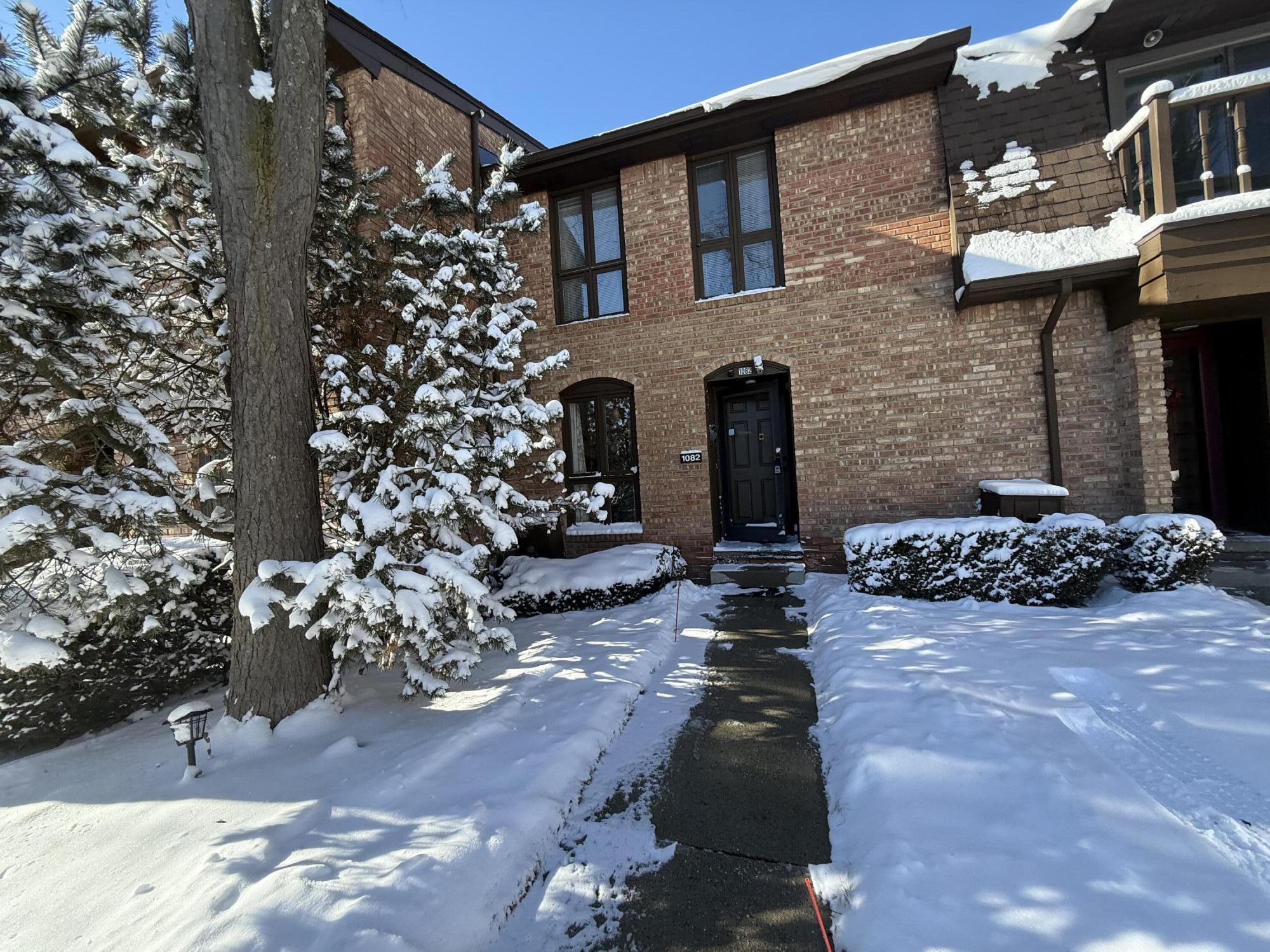 1082 Greenhills Drive