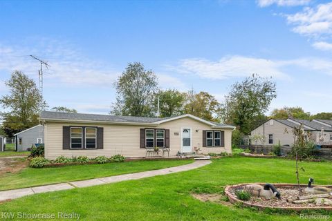 2916 Navarre Boulevard Frenchtown Township MI 48162