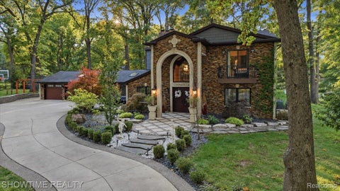 Photo of 1258 Priscilla Lane, Rochester Hills City, MI 48309 (MLS # 20261081168)