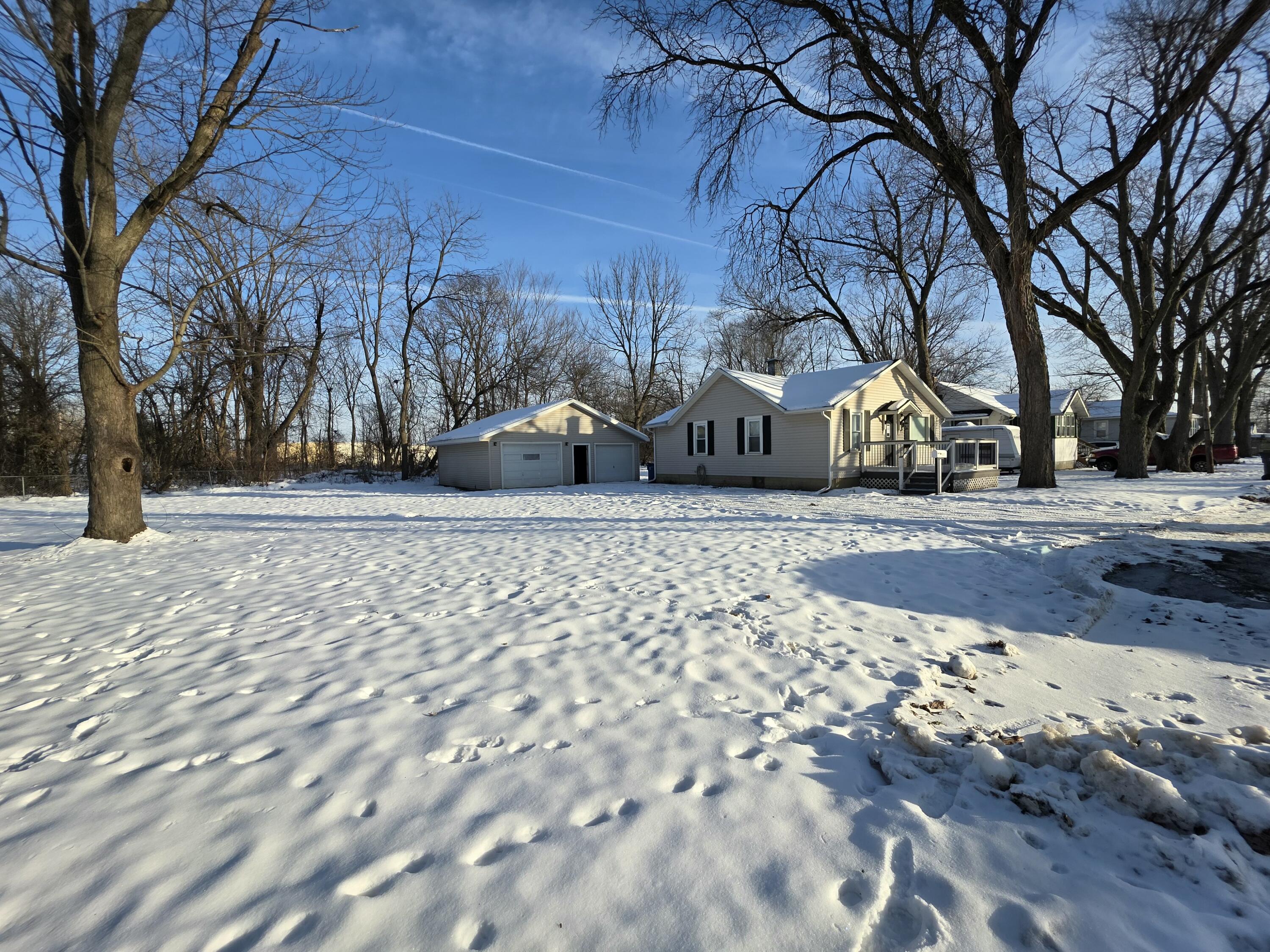 1837 E Stockbridge Avenue
