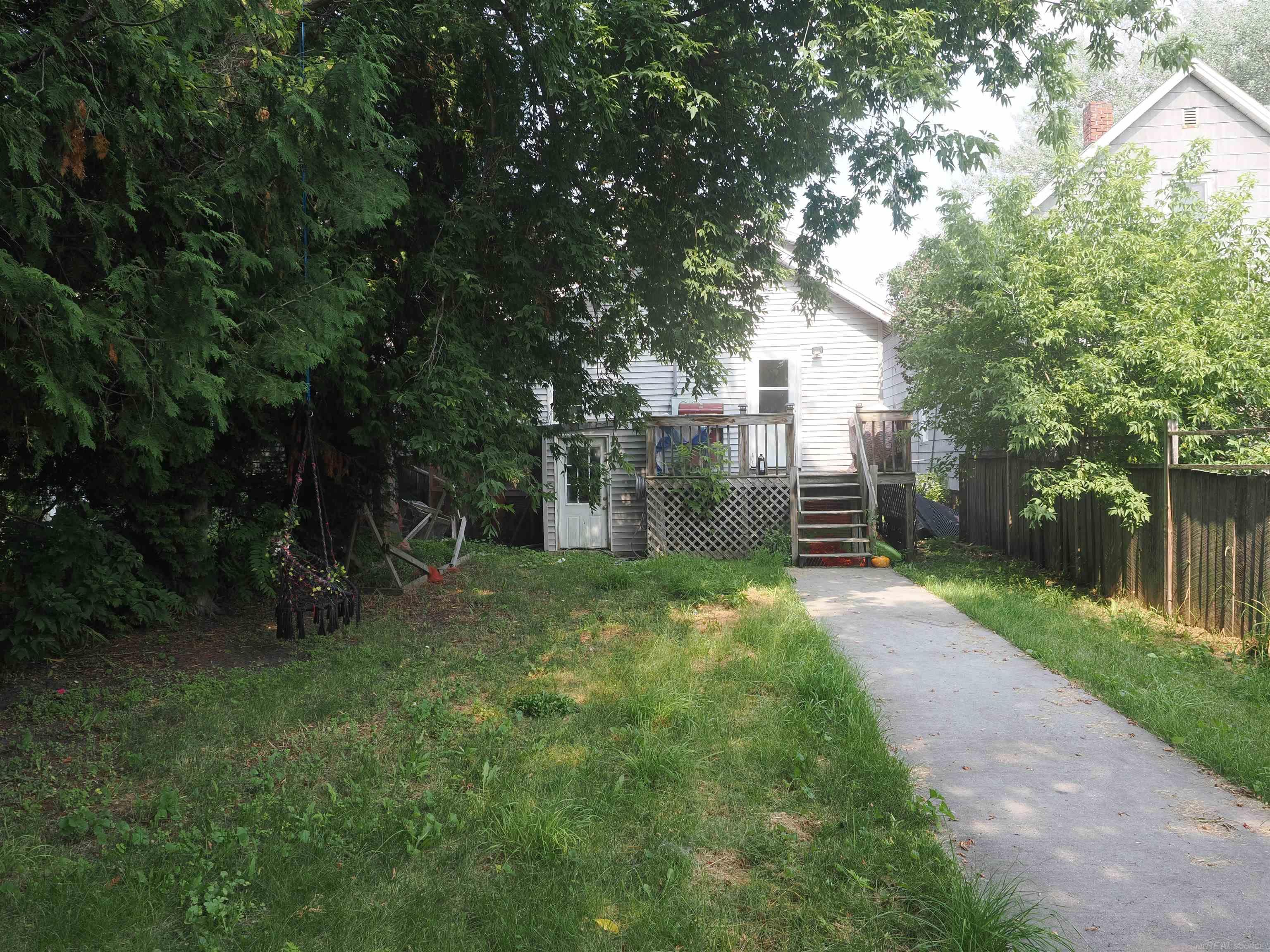318 W Lake Street