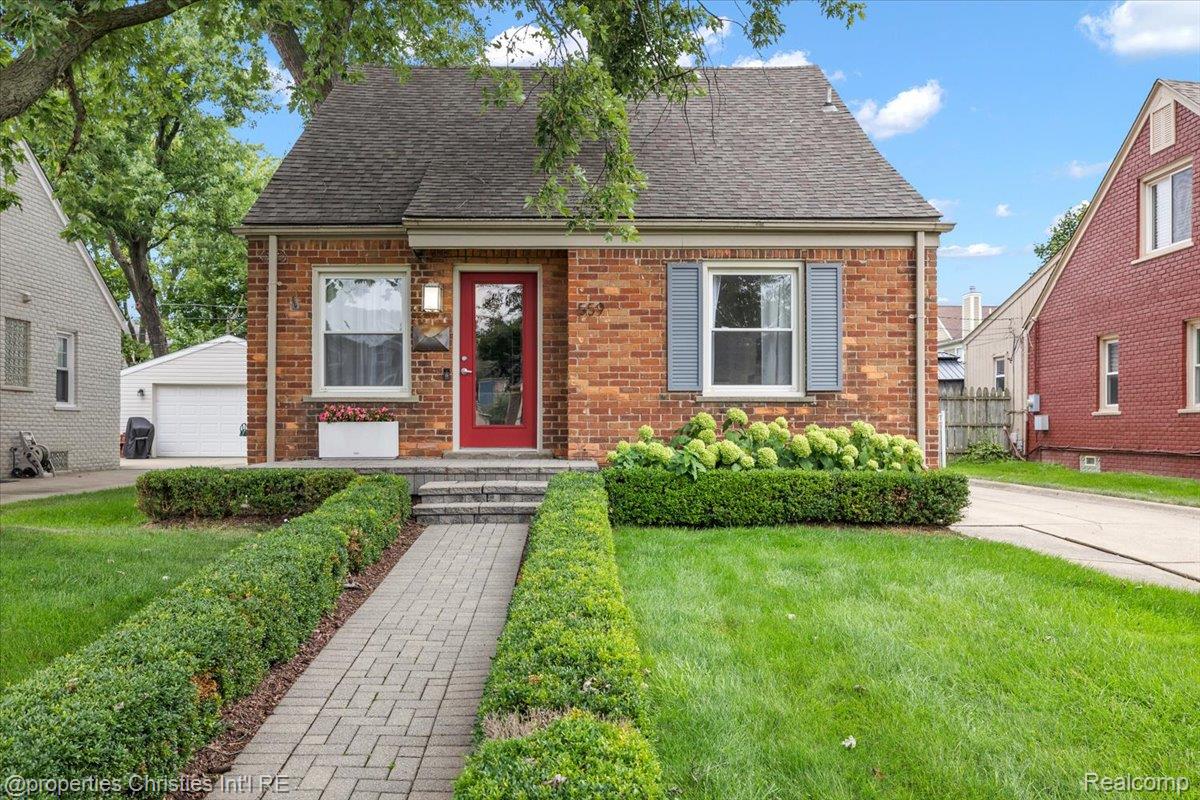 559 E Southlawn Boulevard