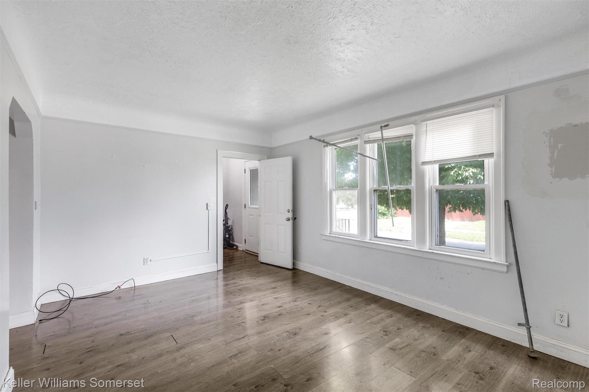 4275 8TH Street