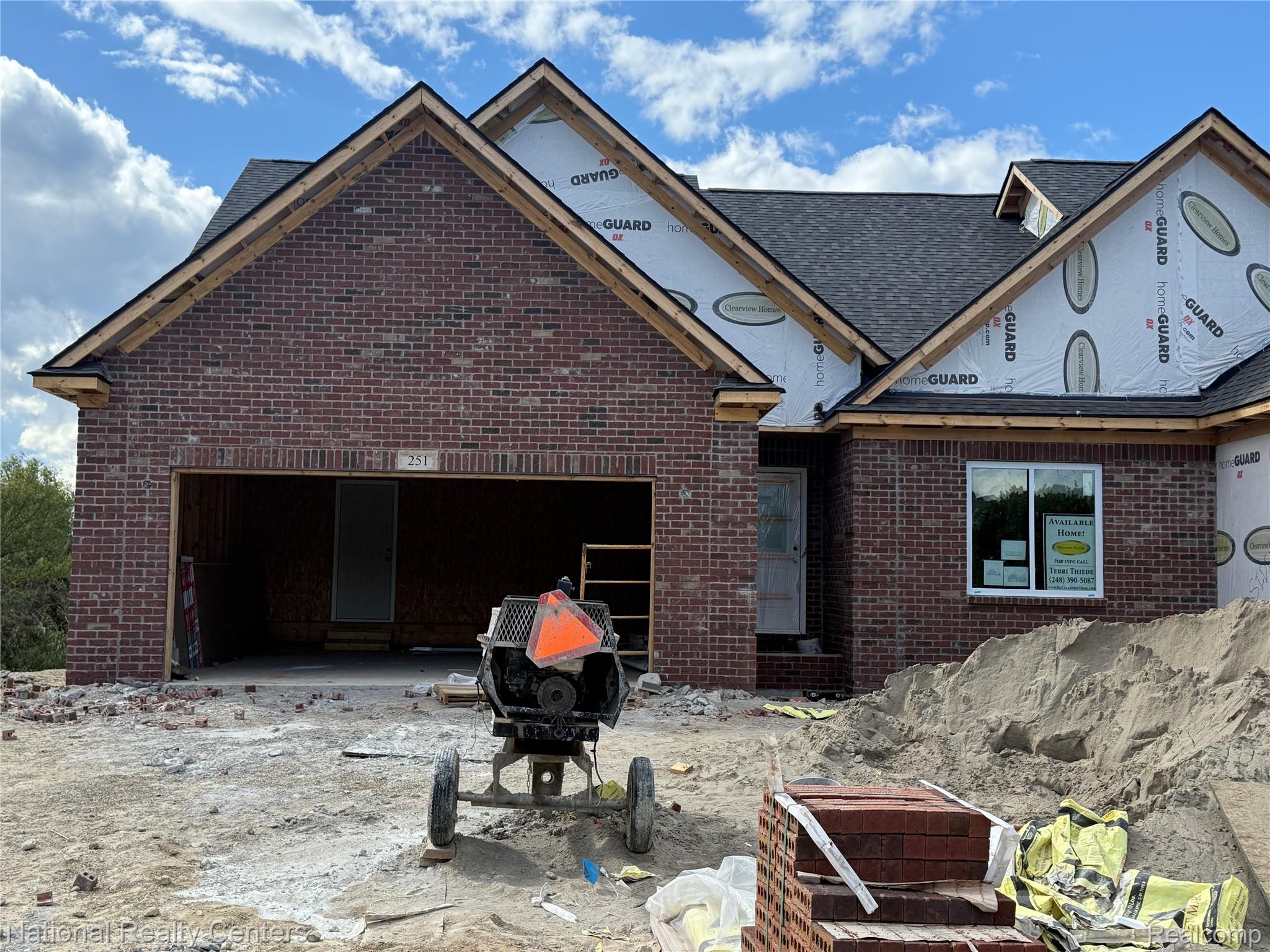 Unit 1- 251 Devonshire Drive 1