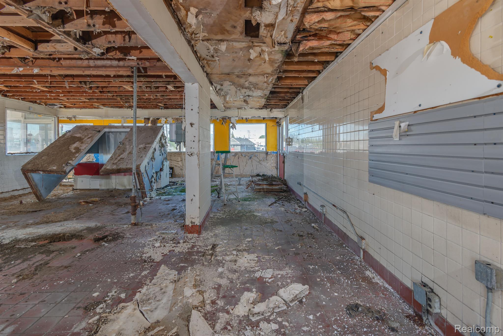 33060 GROESBECK Highway