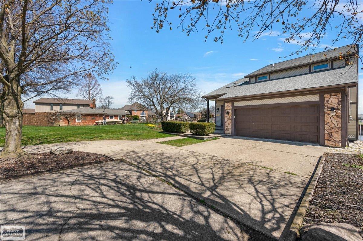 37952 Circle Drive