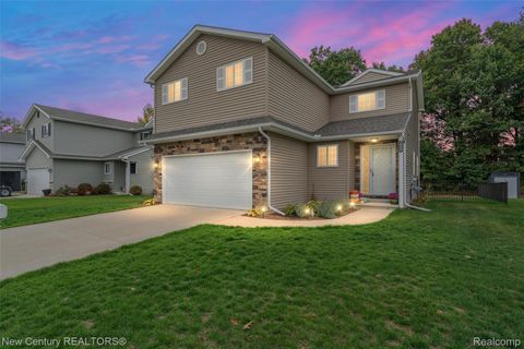 Photo of 6496 Skylar Lane, Waterford Charter Township, MI 48327 (MLS # 20251036242)