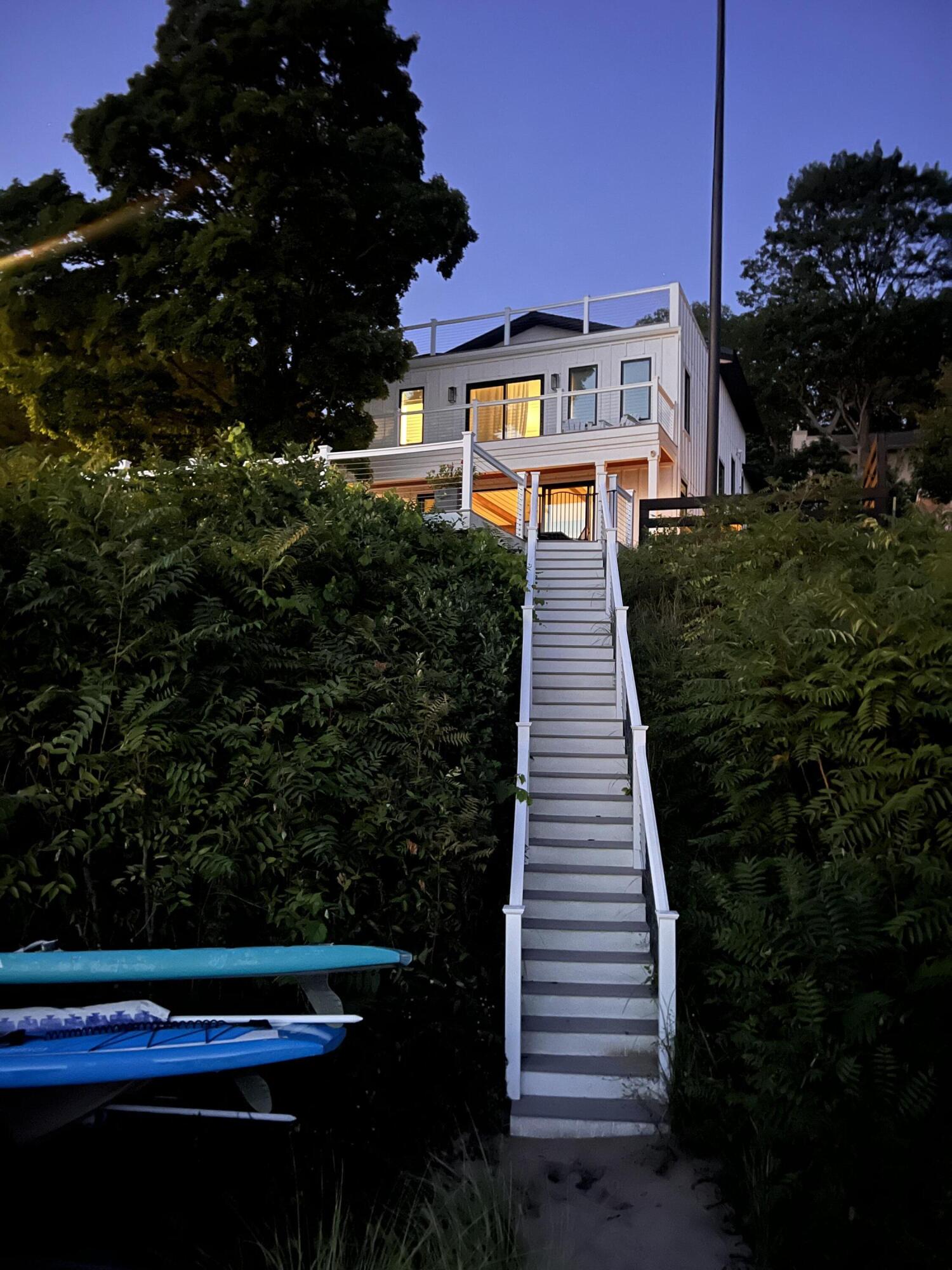 10 Grand Avenue