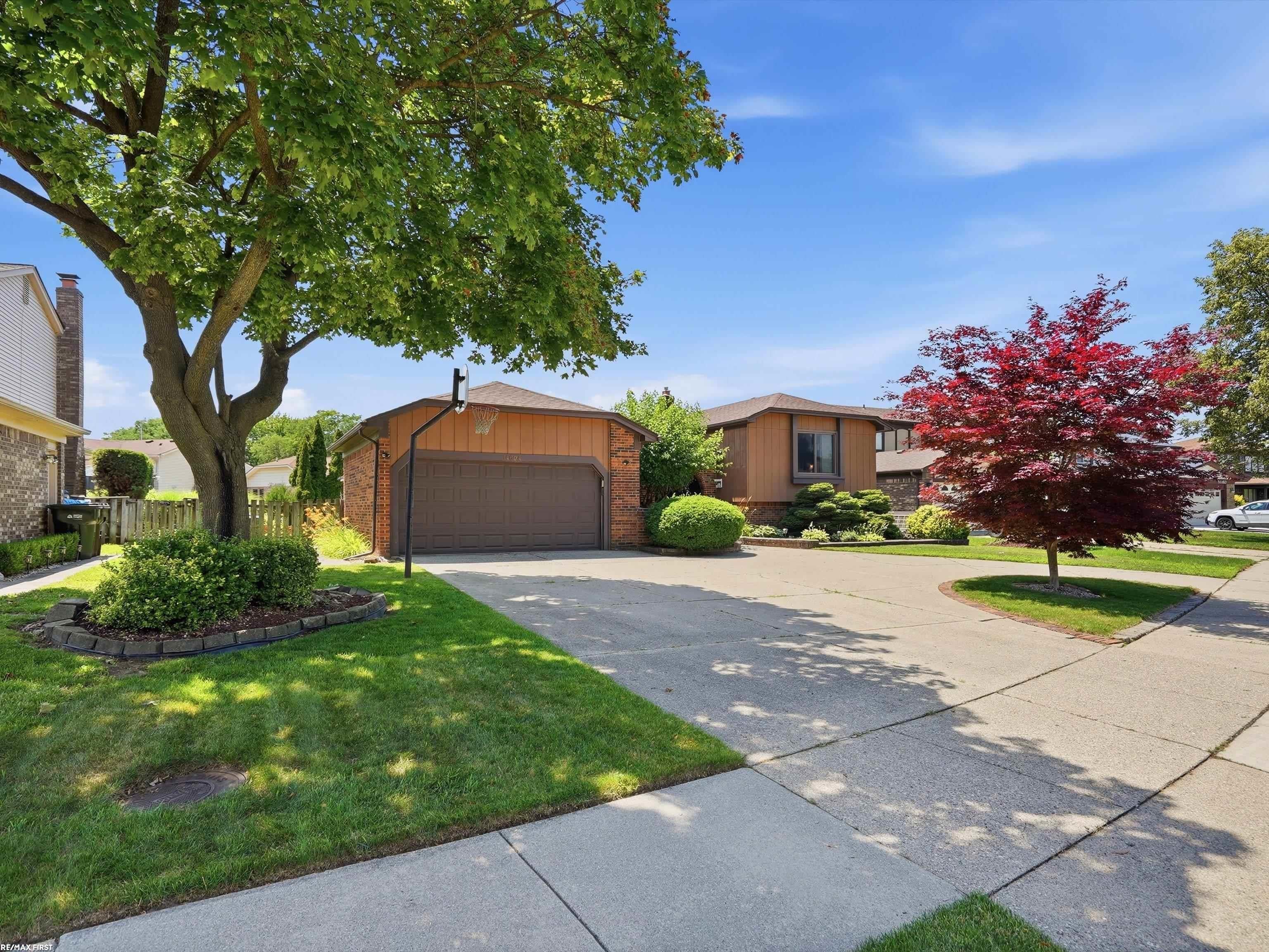 14604 Lakeshore Drive