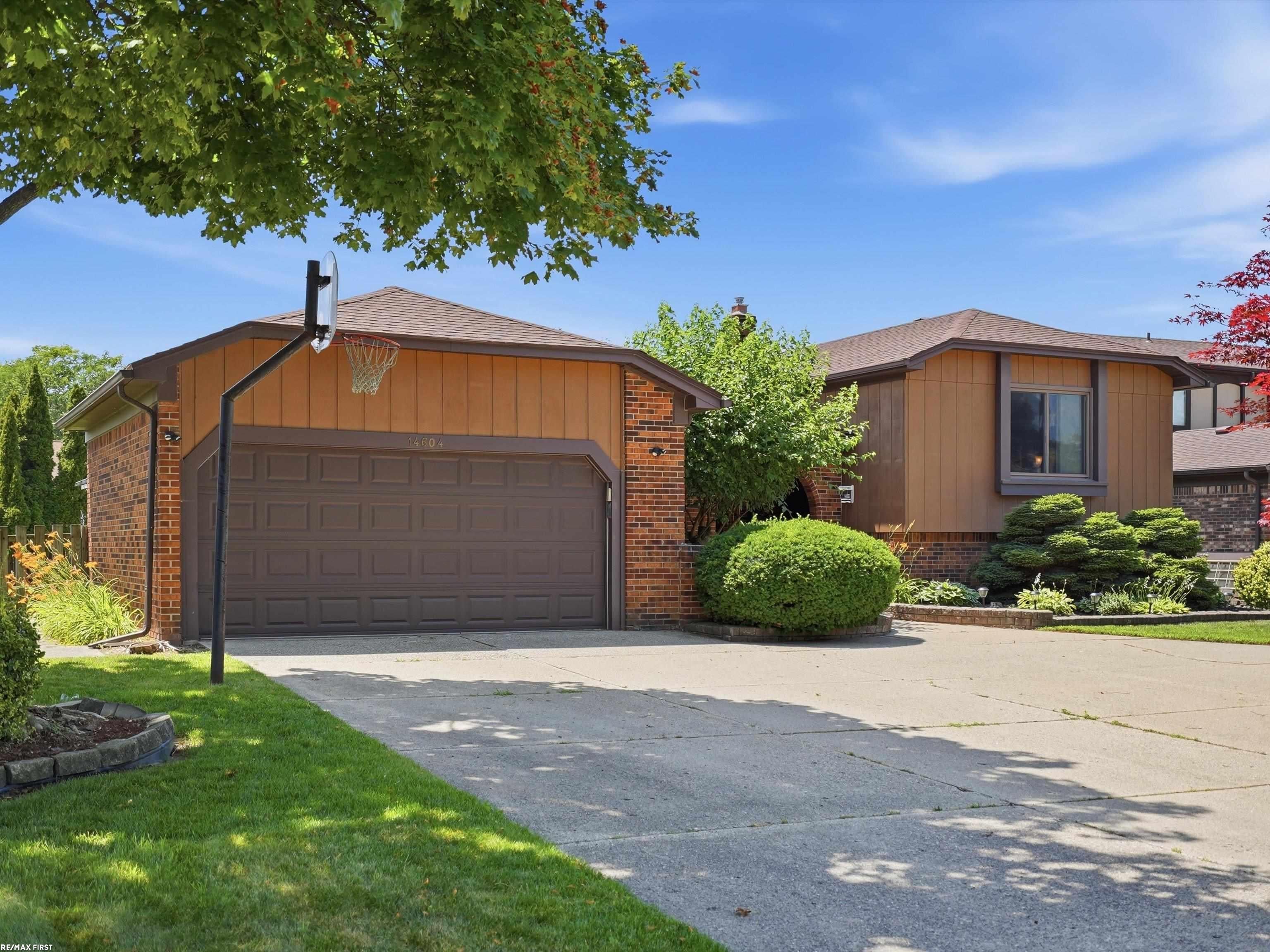14604 Lakeshore Drive