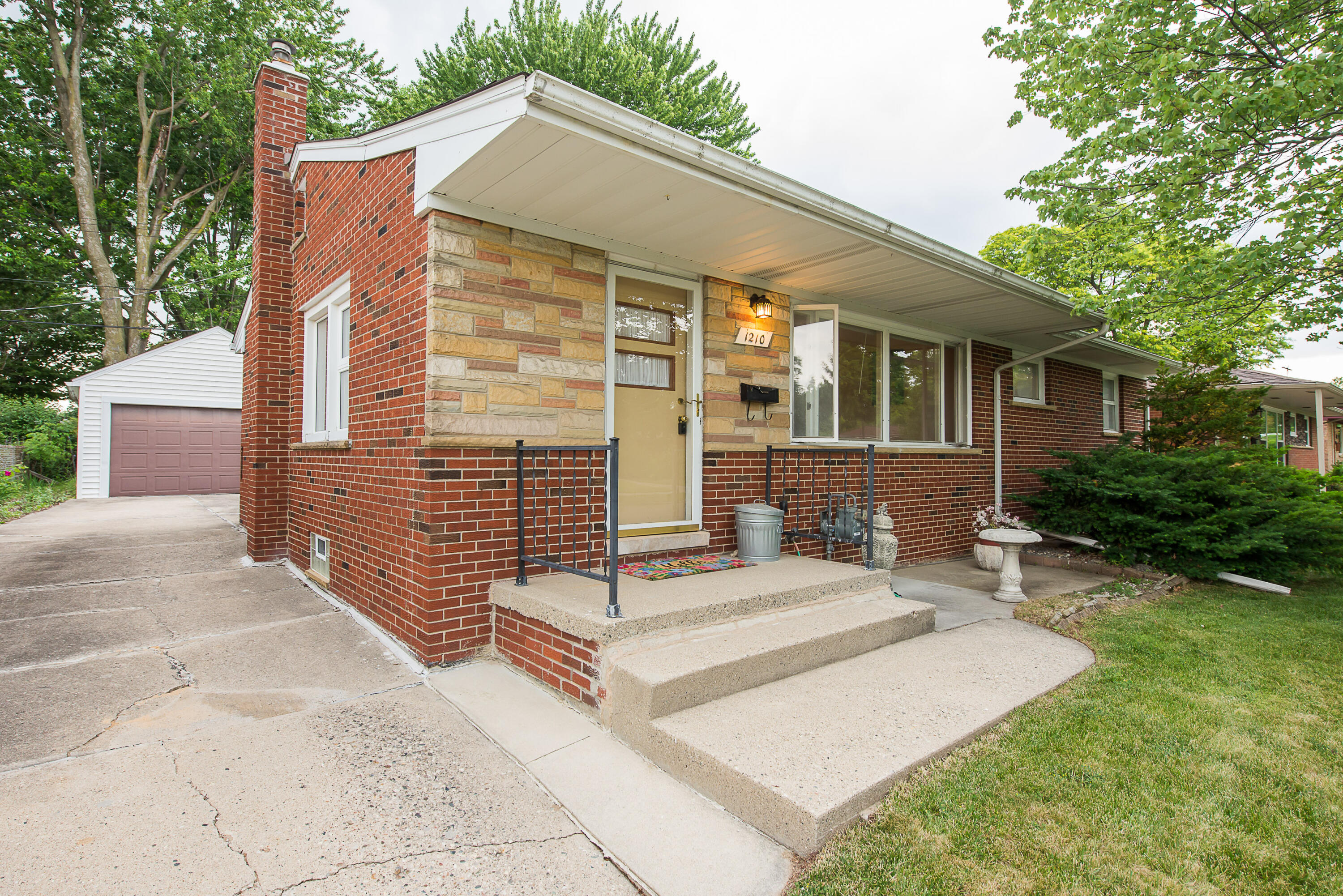1210 Arella Boulevard