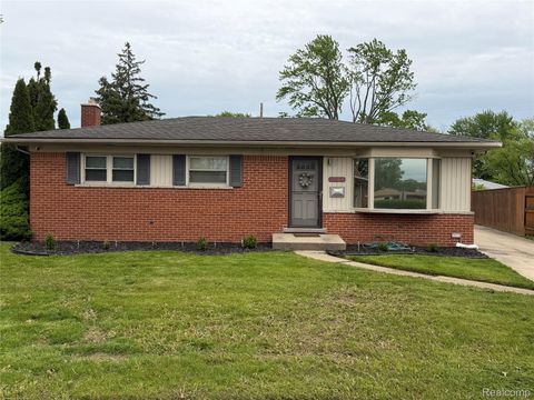 12164 Susan Avenue Warren City MI 48093