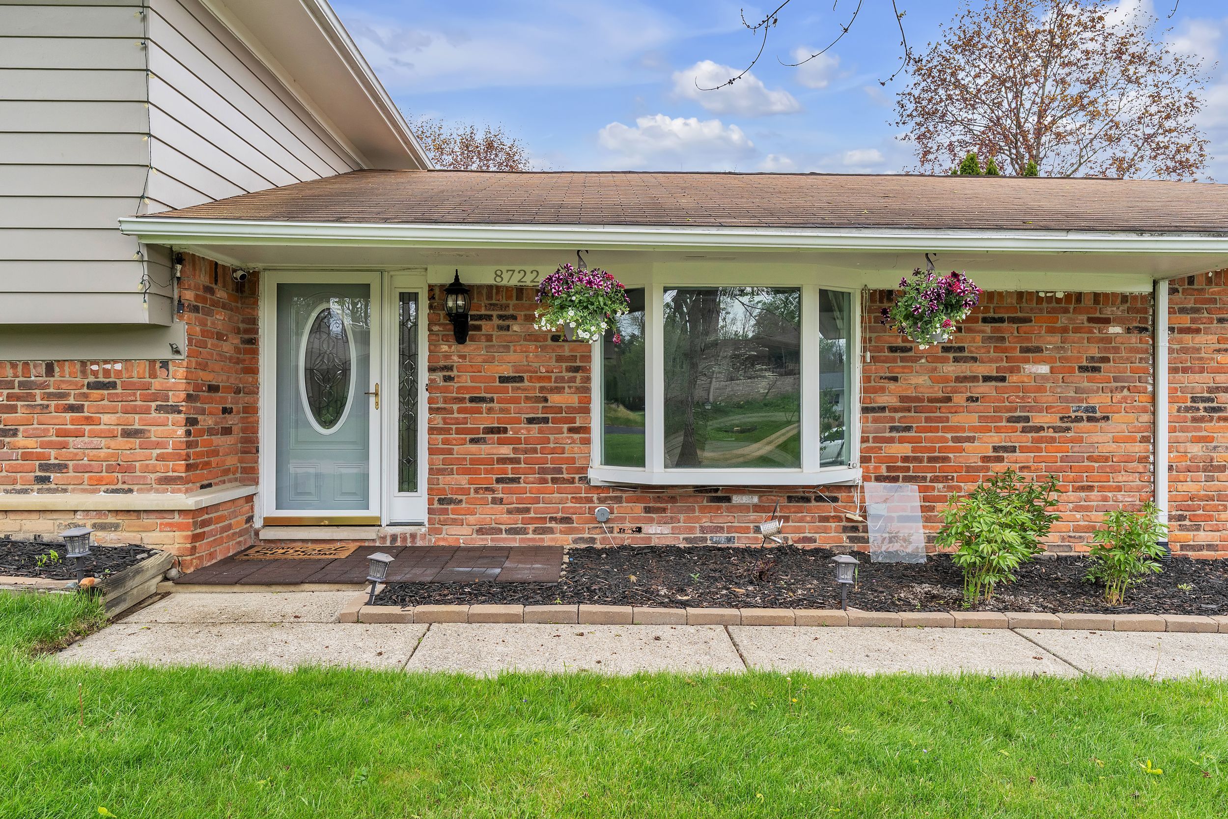 8722 WOODSHIRE Drive