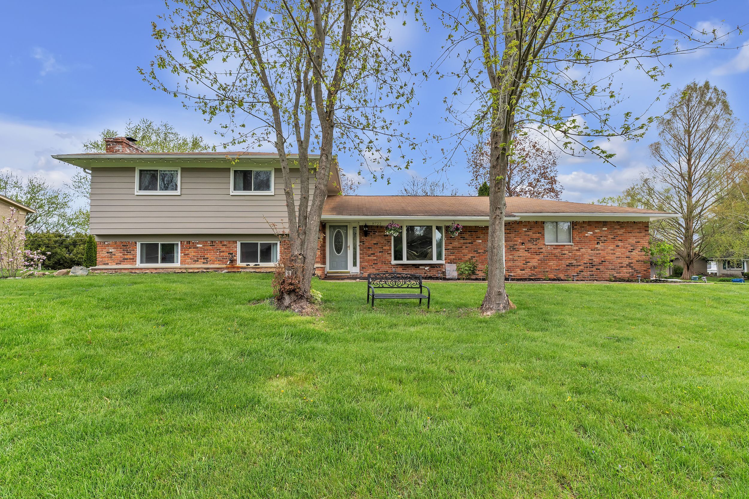 8722 WOODSHIRE Drive