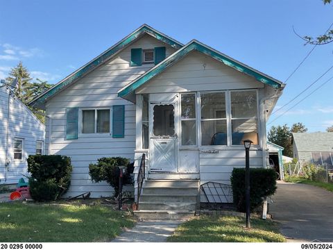 1610 BIRNEY Street Saginaw City MI 48602